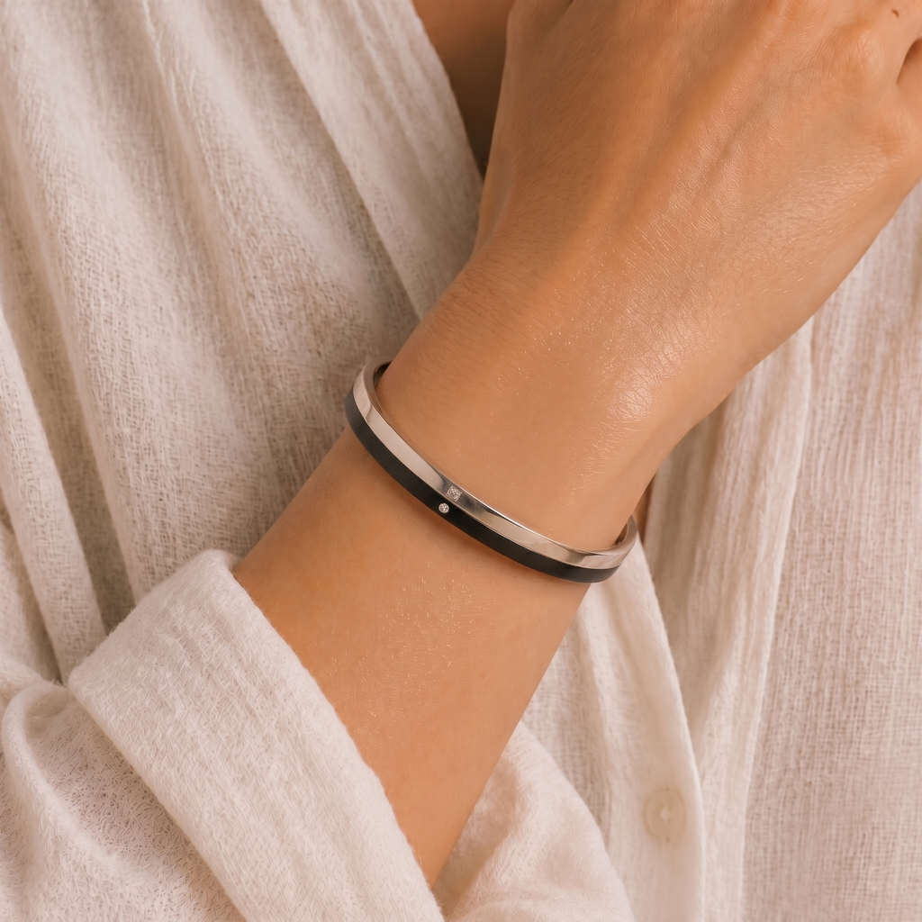 NOIRE BANGLE