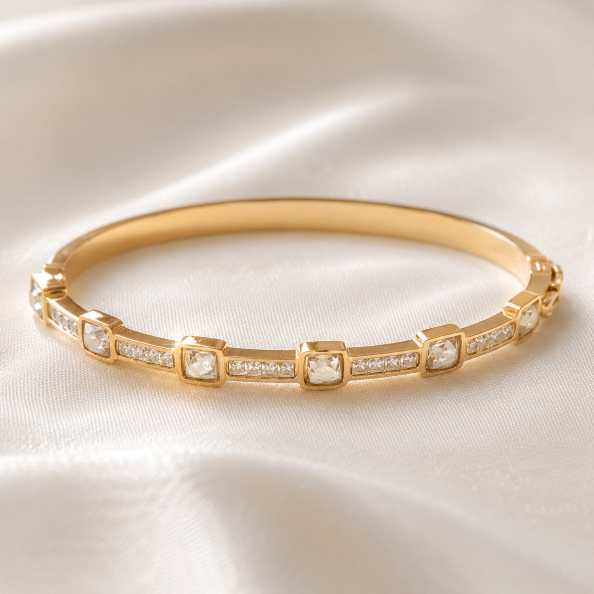 LUXE SQUARE STONE