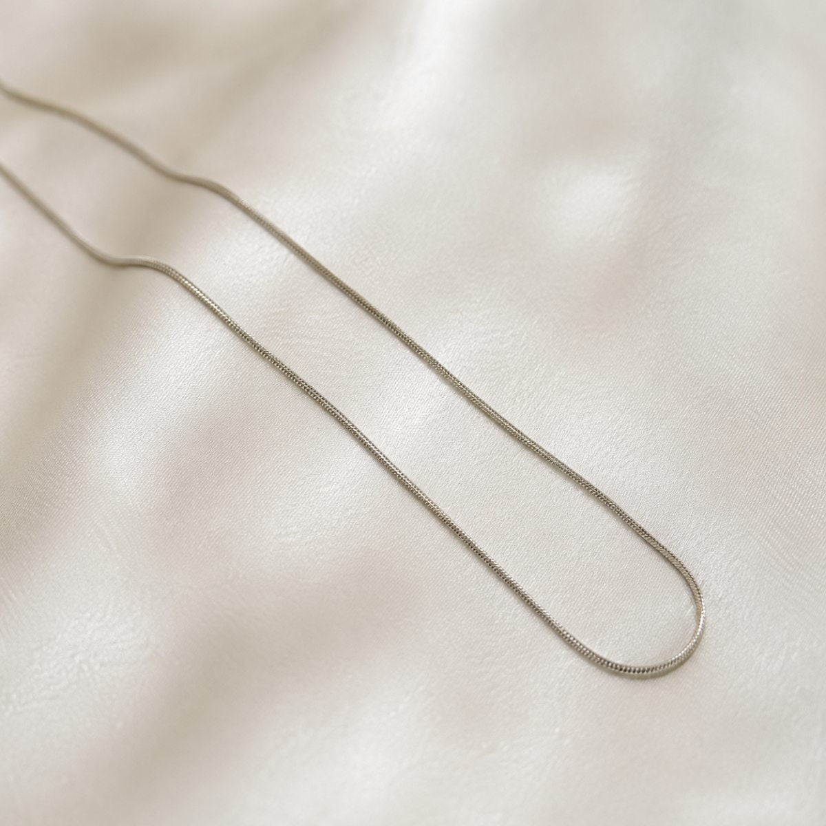 SLEEK LINEAR