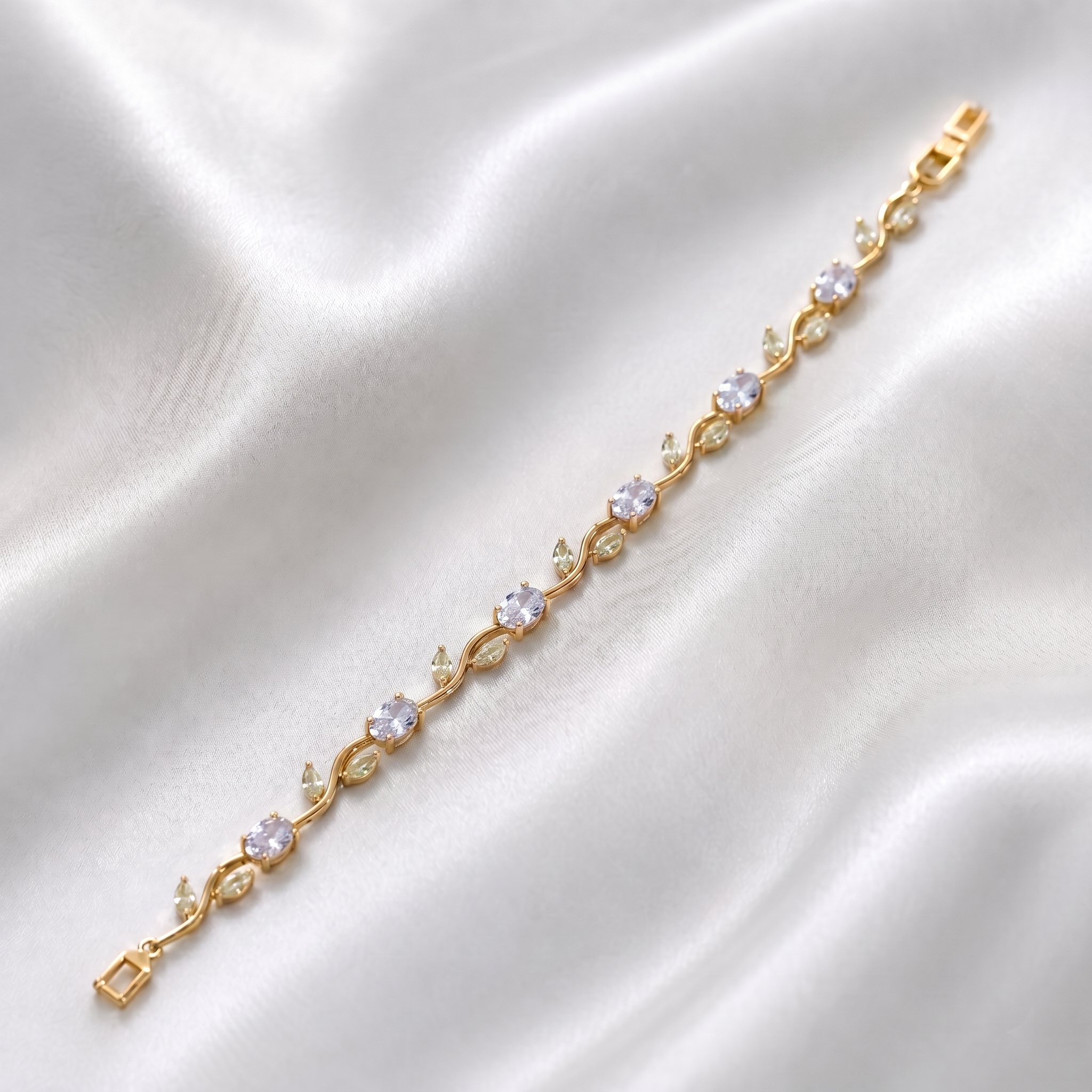 WHITE TULIP BRACELET