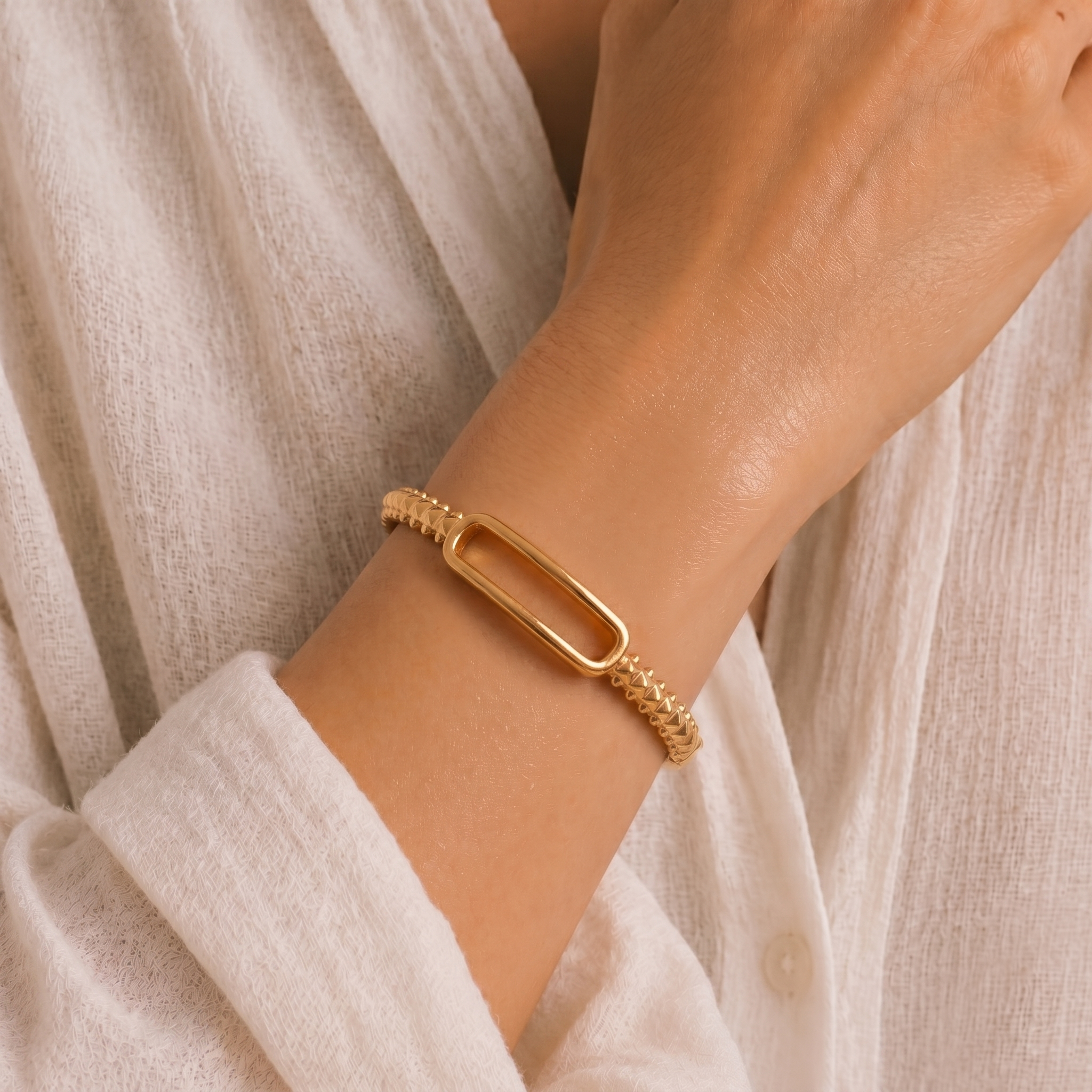 LINK BANGLE