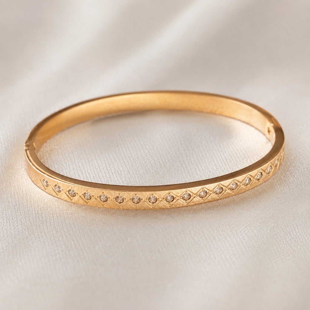 LUXE DAZZLE BANGLE