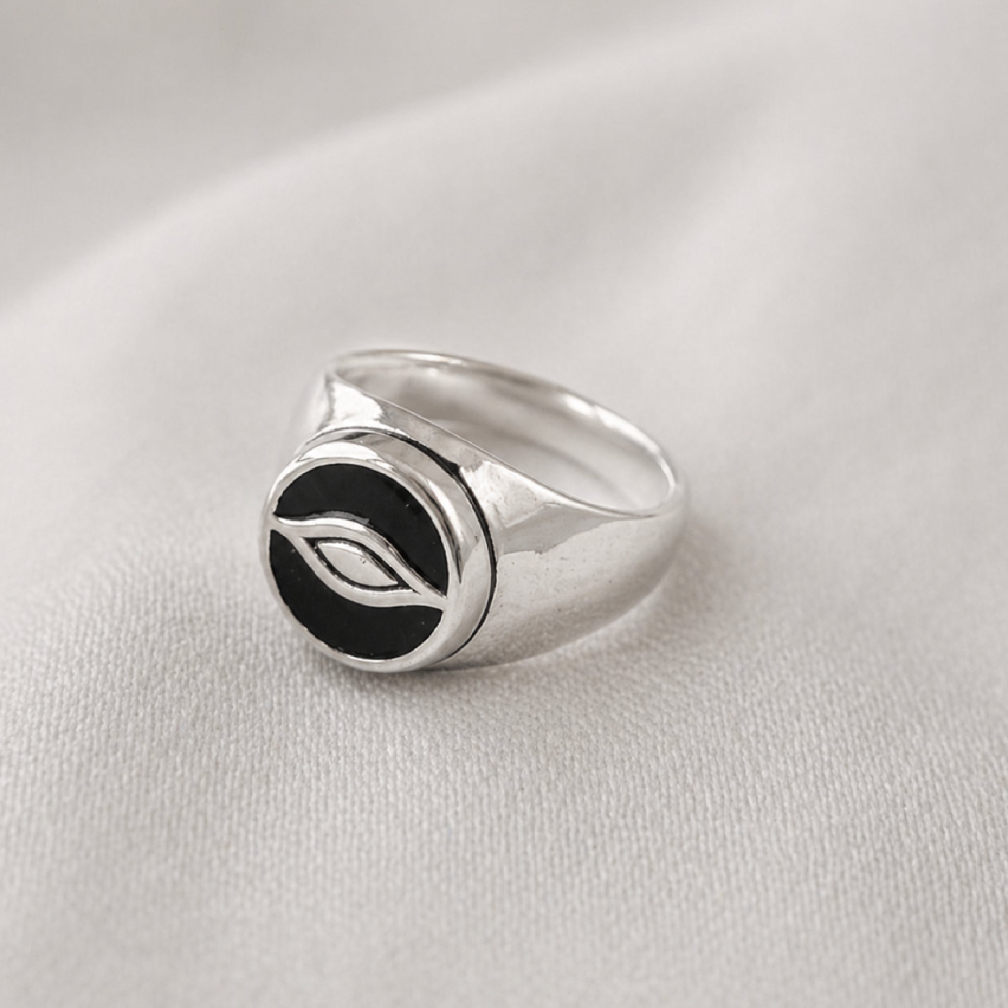 MONARCH RING