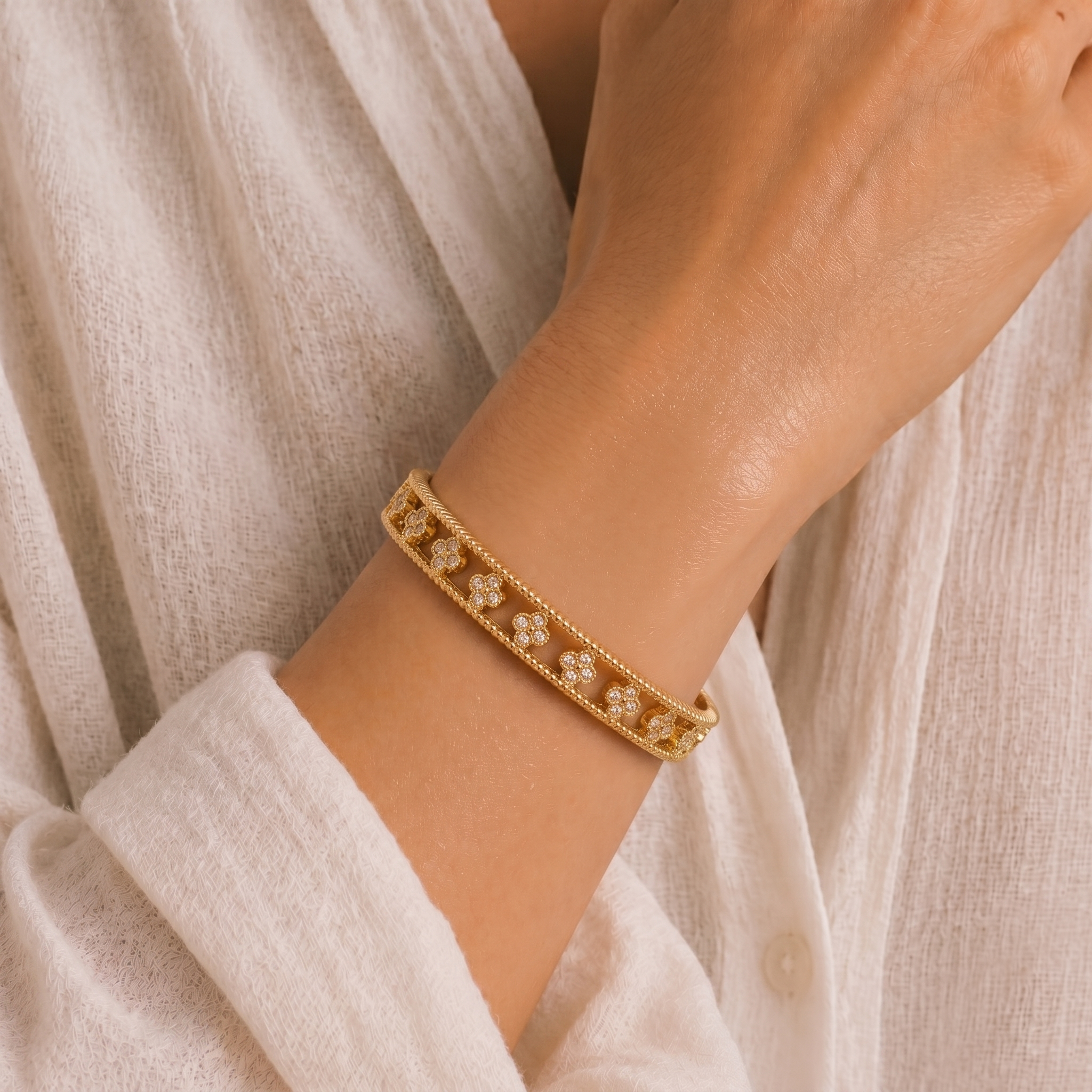 FLORAL STONE BANGLE