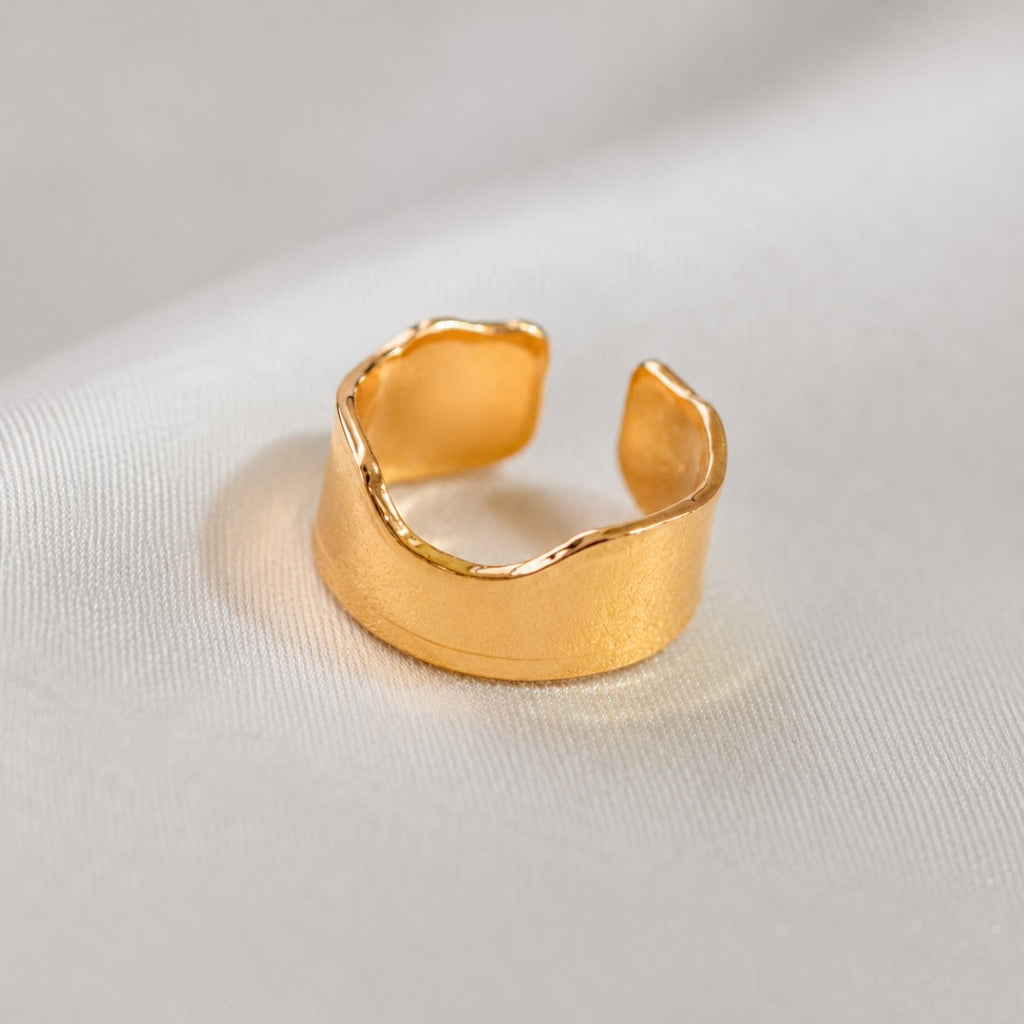 SCULPTED TIDE RING